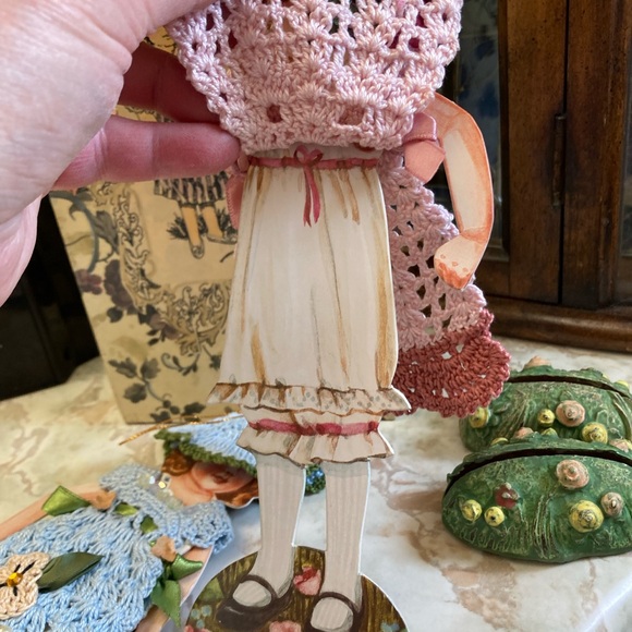 2 Paper Dolls Crochet Clothes Hats Stands Christmas Ornaments Wayne M. Kolenski - Picture 7 of 16